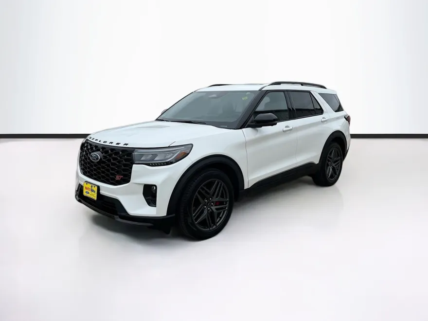 2025 Ford Explorer ST photo 1