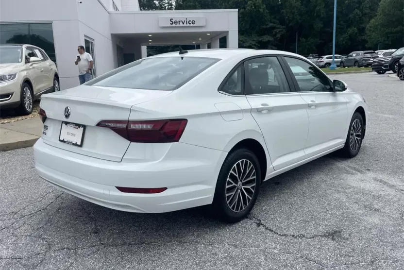 2021 Volkswagen Jetta SE photo 1