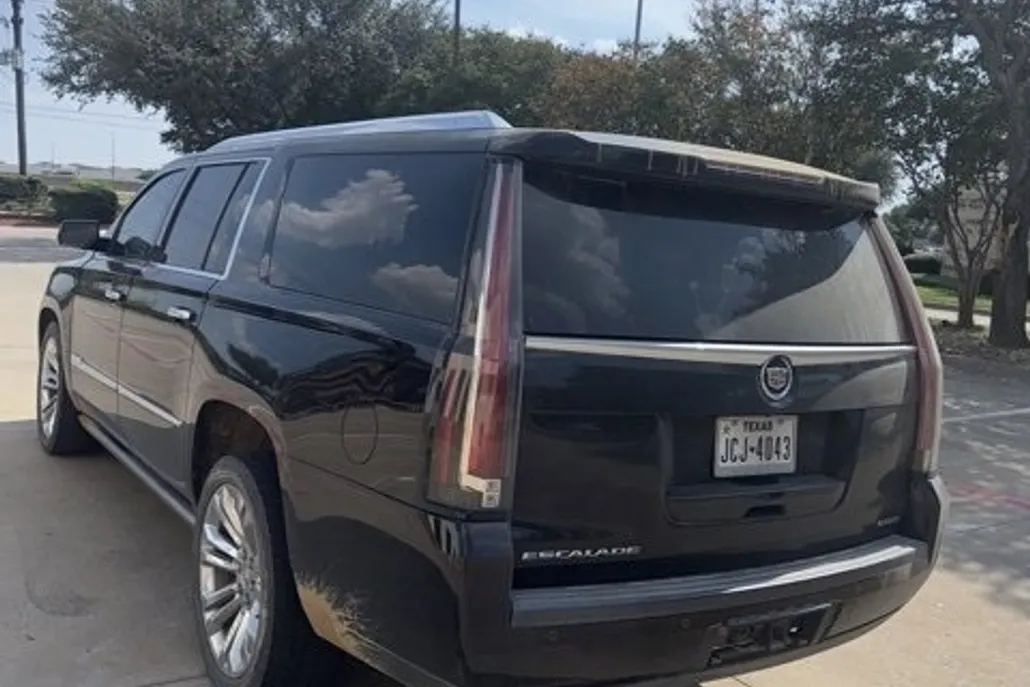 2015 Cadillac Escalade ESV Premium photo 1
