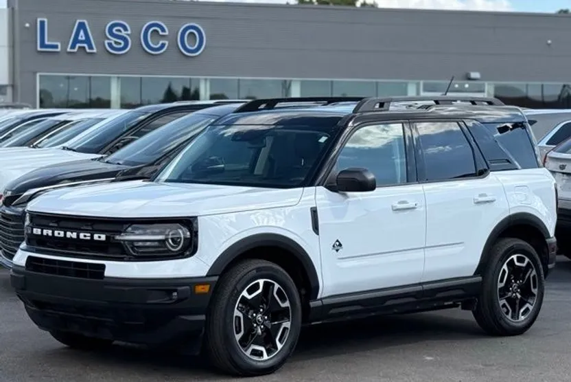 2023 Ford Bronco Sport Outer Banks photo 1