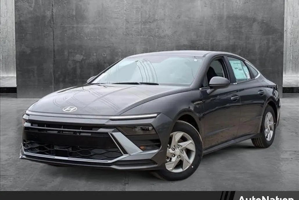 2025 Hyundai Sonata SE photo 1
