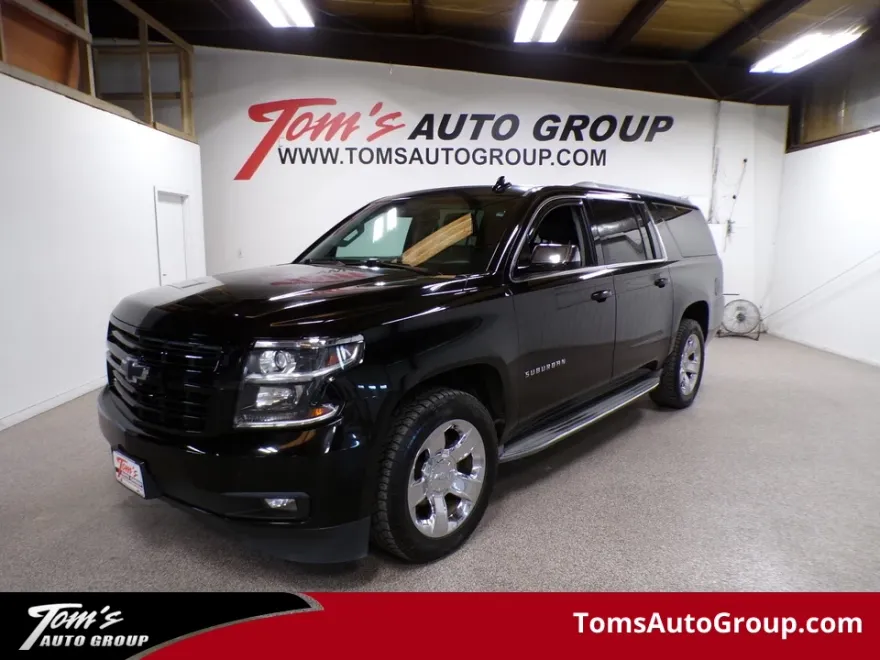 2016 Chevrolet Suburban LT photo 1