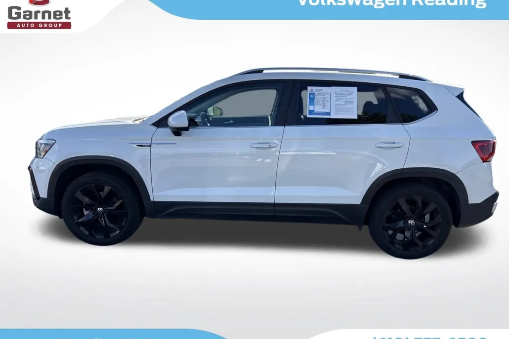 2022 Volkswagen Taos SE photo 1