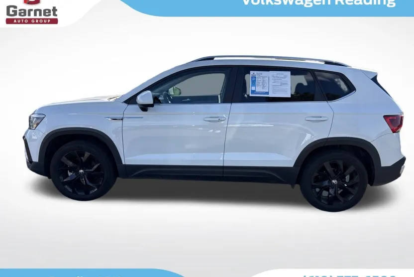 2022 Volkswagen Taos SE photo 1