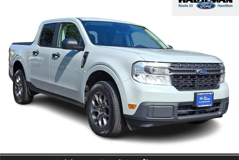 2022 Ford Maverick XLT photo 1