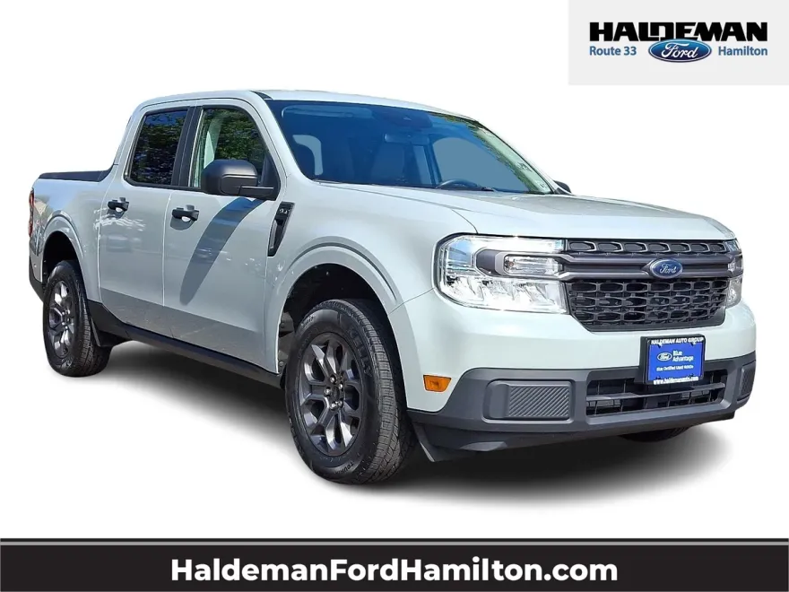 2022 Ford Maverick XLT photo 1