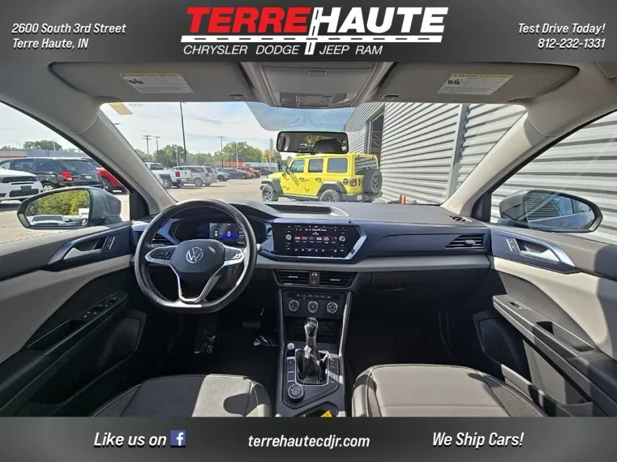 2022 Volkswagen Taos SE photo 1