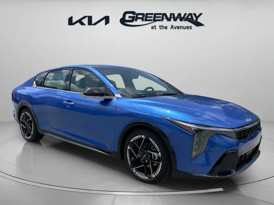 2025 Kia K4 GT-Line photo 1