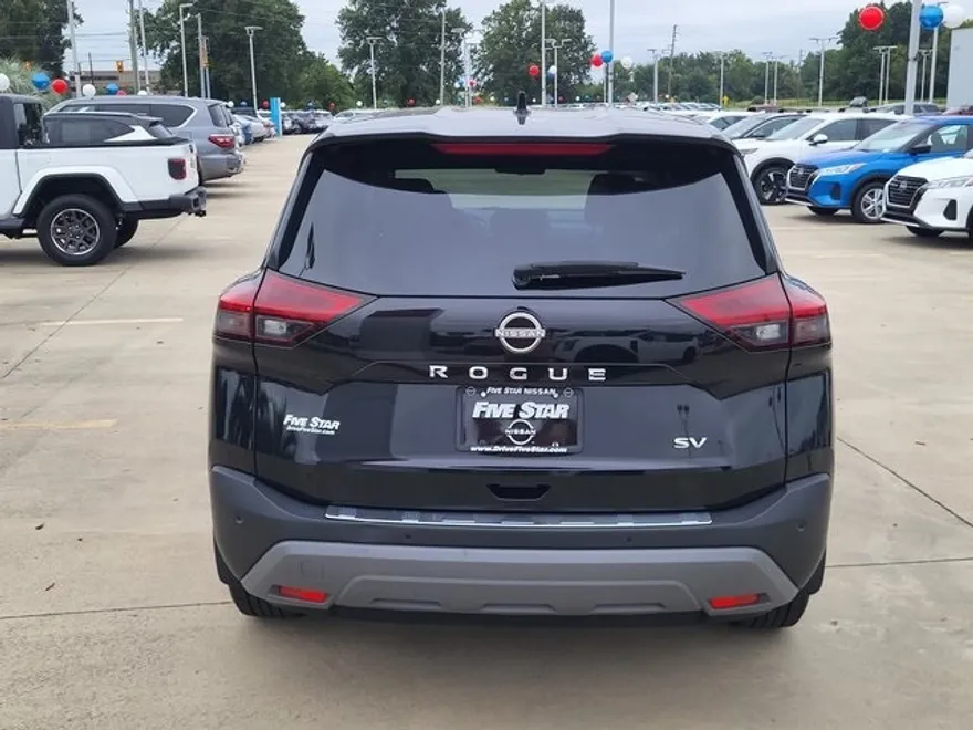 2023 Nissan Rogue SV photo 1