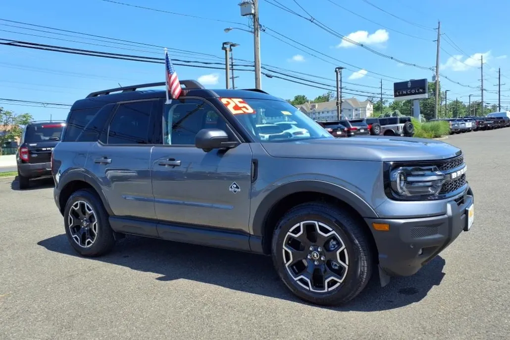 2025 Ford Bronco Sport Outer Banks photo 1
