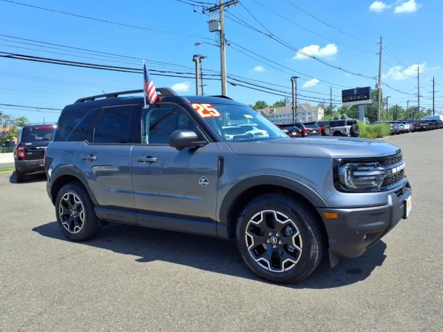 2025 Ford Bronco Sport Outer Banks photo 1