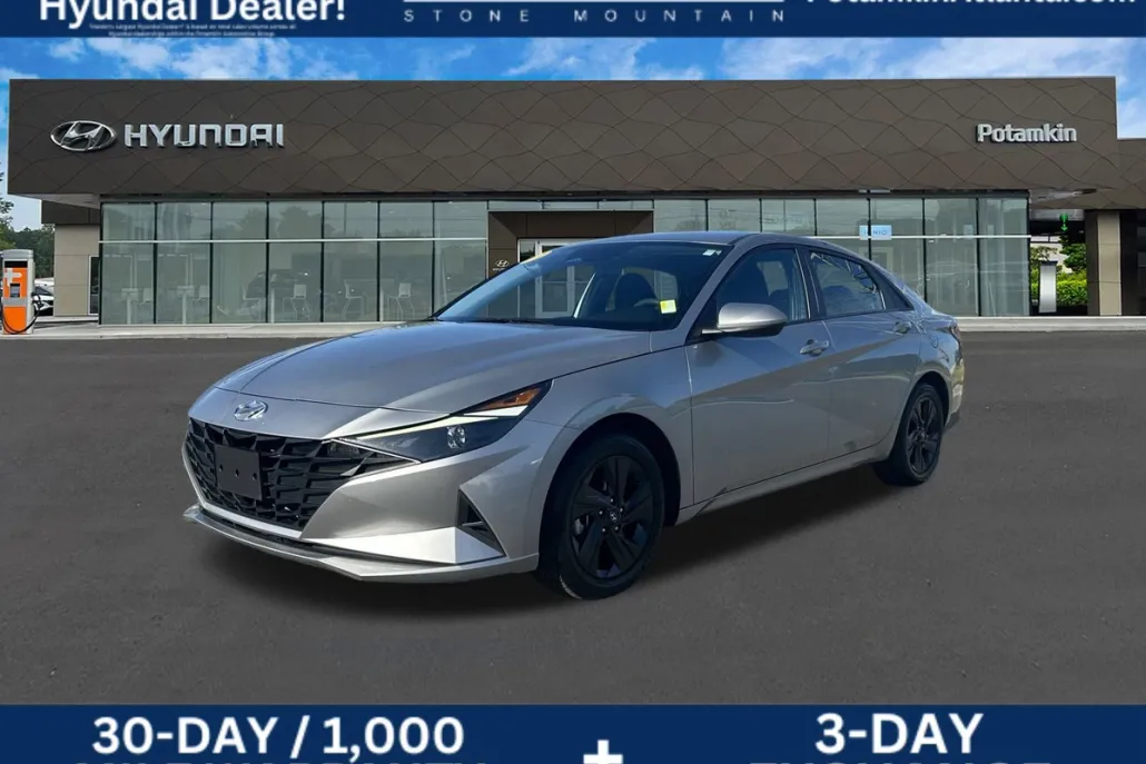 2023 Hyundai Elantra SEL photo 1