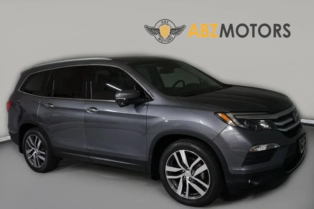 2016 Honda Pilot Touring photo 1