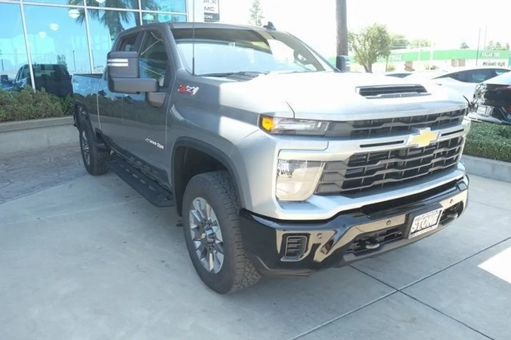 2025 Chevrolet Silverado 2500HD Custom photo 1