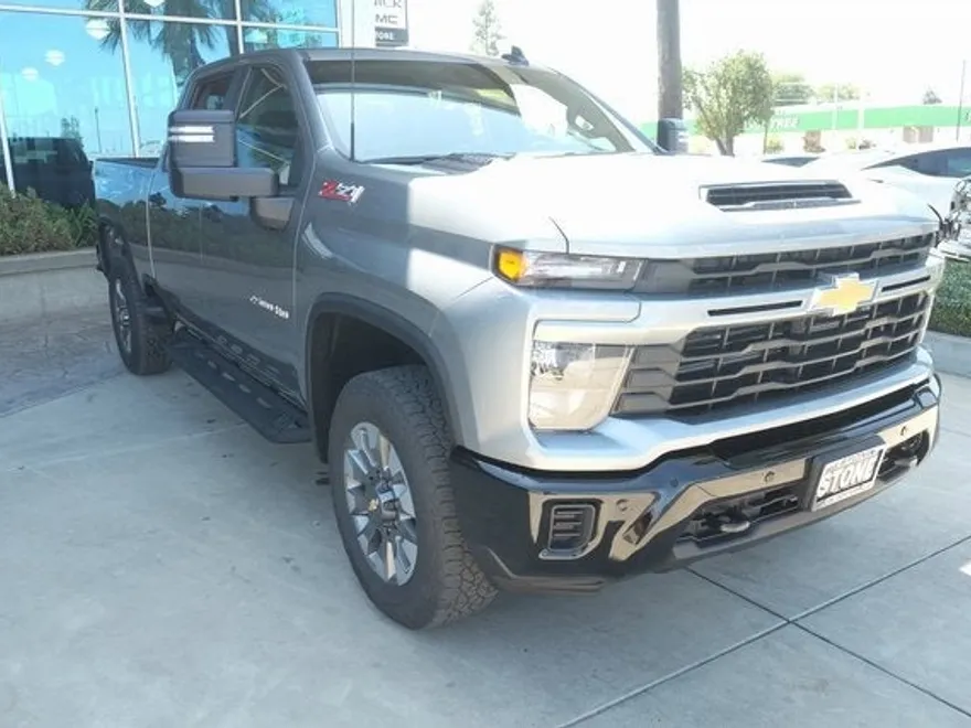 2025 Chevrolet Silverado 2500HD Custom photo 1