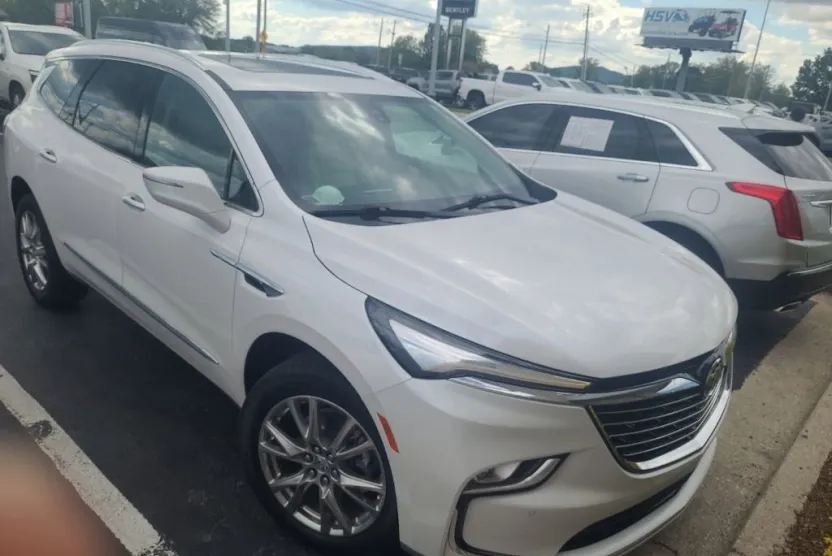 2023 Buick Enclave Premium photo 1