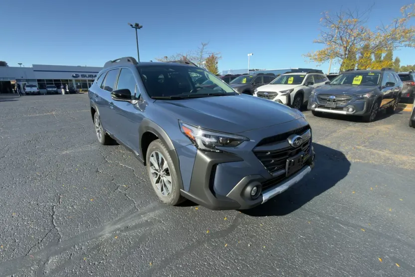 2025 Subaru Outback Limited photo 1