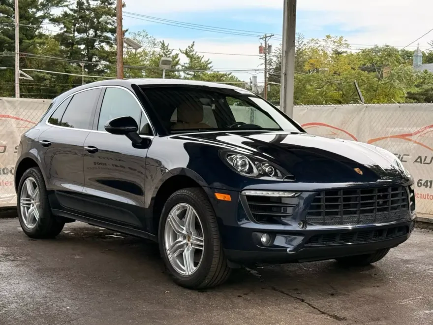 2017 Porsche Macan S photo 1