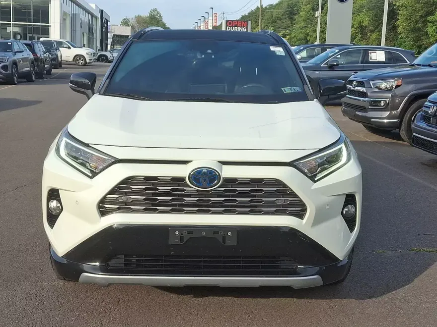 2020 Toyota RAV4 Hybrid XSE photo 1