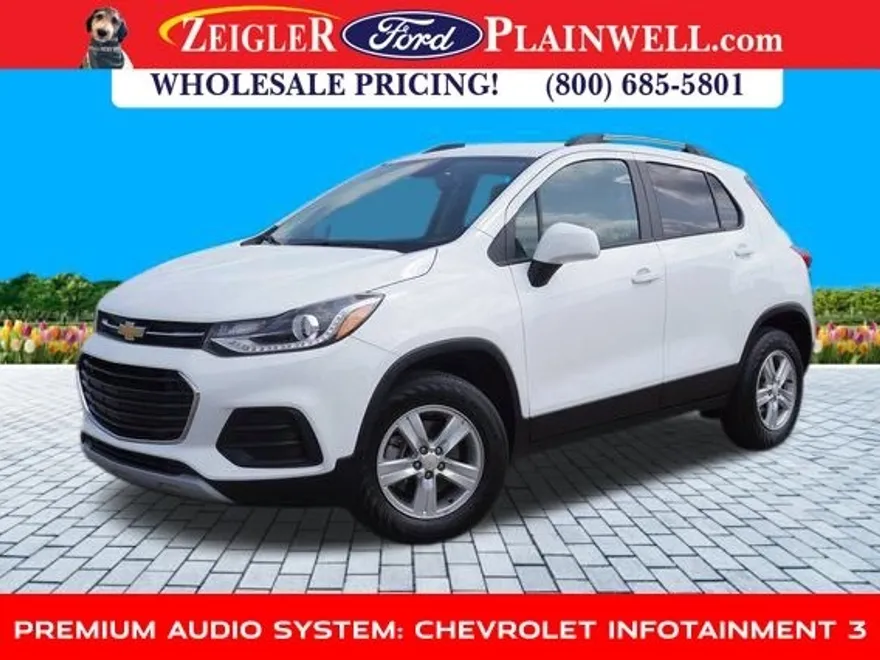 2022 Chevrolet Trax LT photo 1
