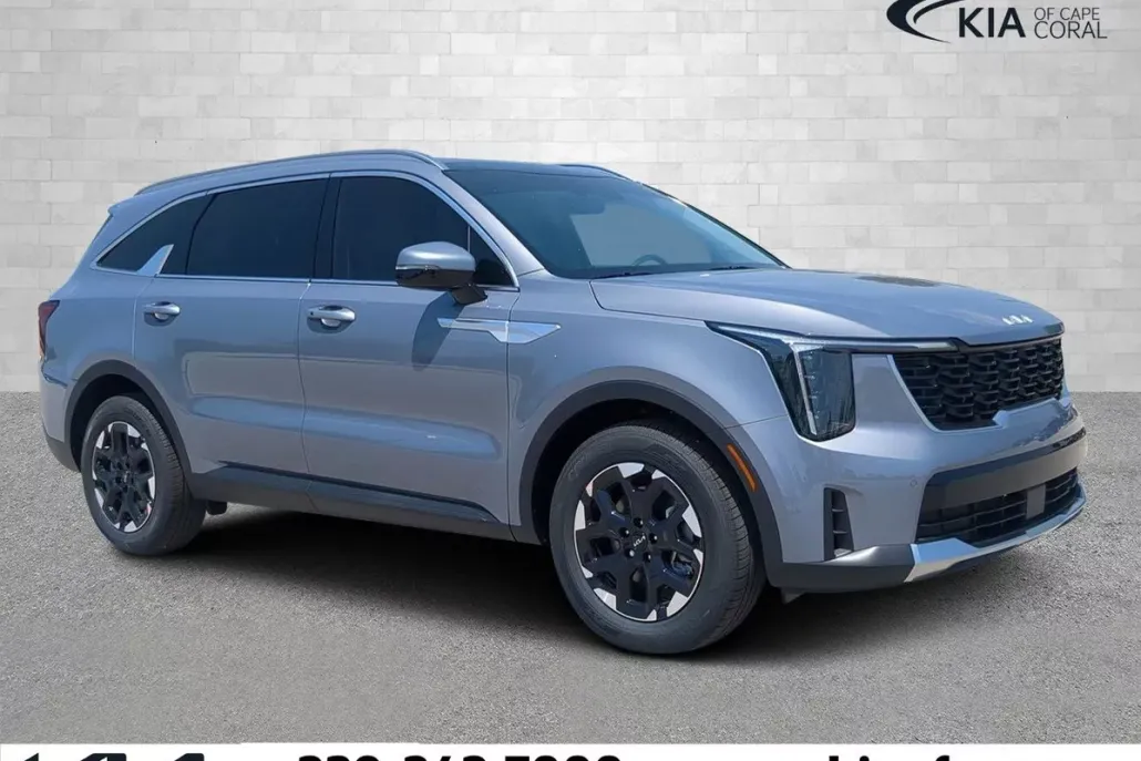 2024 Kia Sorento S photo 1