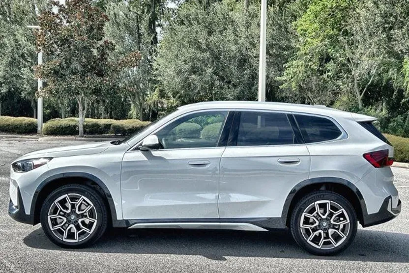 2025 Bmw X1 XDrive28i photo 1