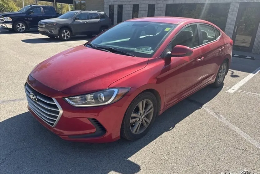 2018 Hyundai Elantra SEL photo 1