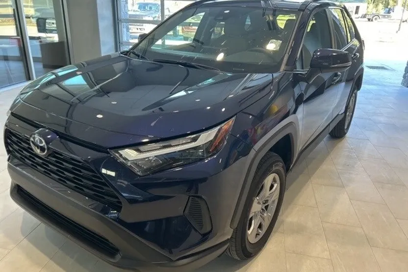 2025 Toyota RAV4 XLE photo 1