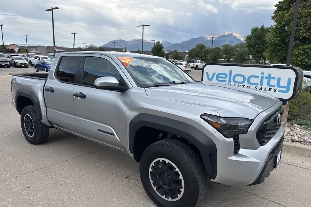 2024 Toyota Tacoma TRD Off-Road photo 1