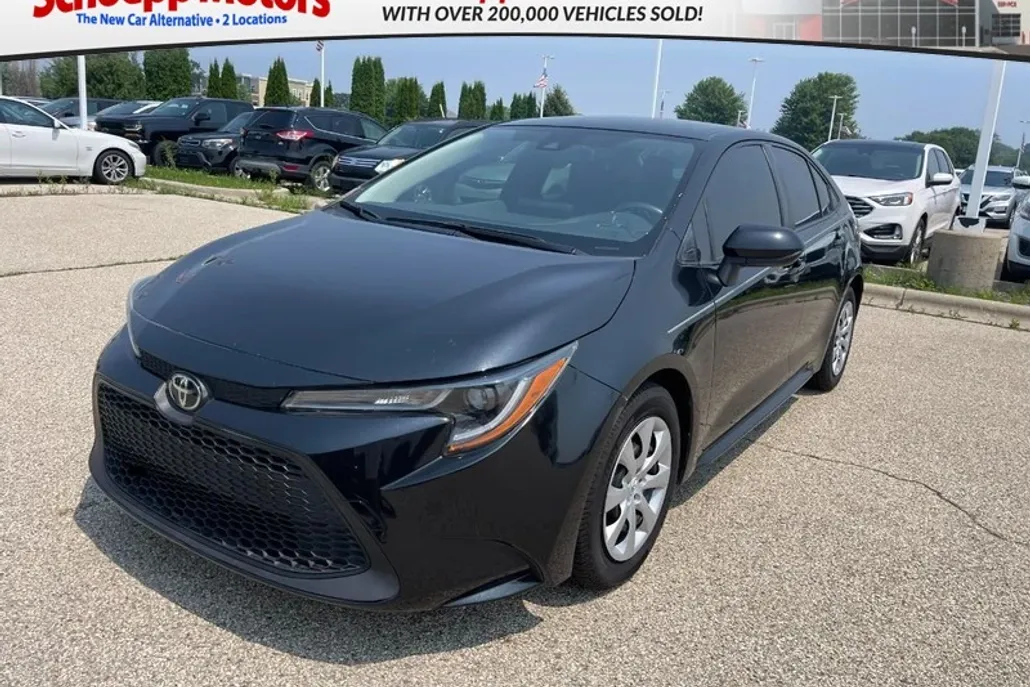 2022 Toyota Corolla LE photo 1