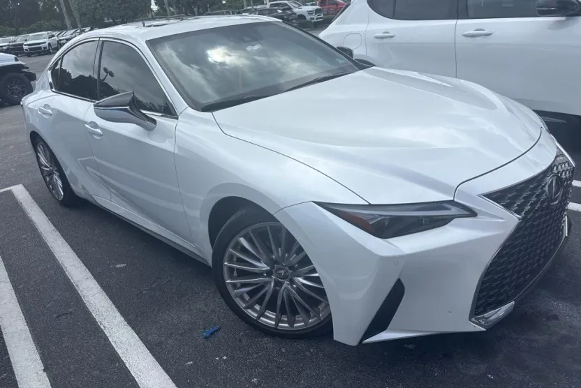 2023 Lexus IS 300 photo 1