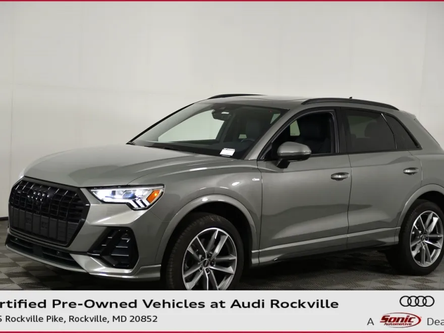 2023 Audi Q3 S line Premium Plus photo 1