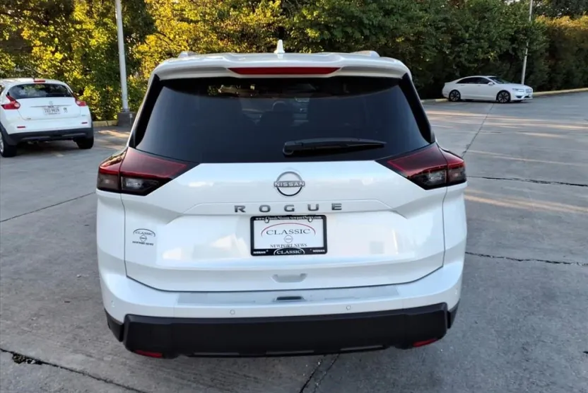 2026 Nissan Rogue SV photo 1