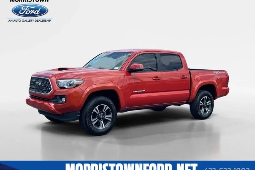 2018 Toyota Tacoma TRD Sport photo 1
