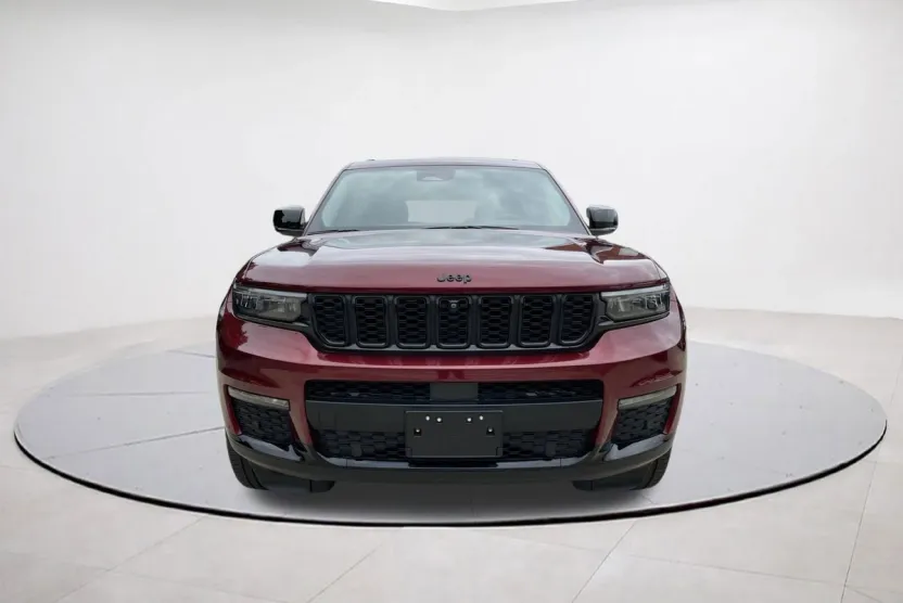 2023 Jeep Grand Cherokee Limited photo 1