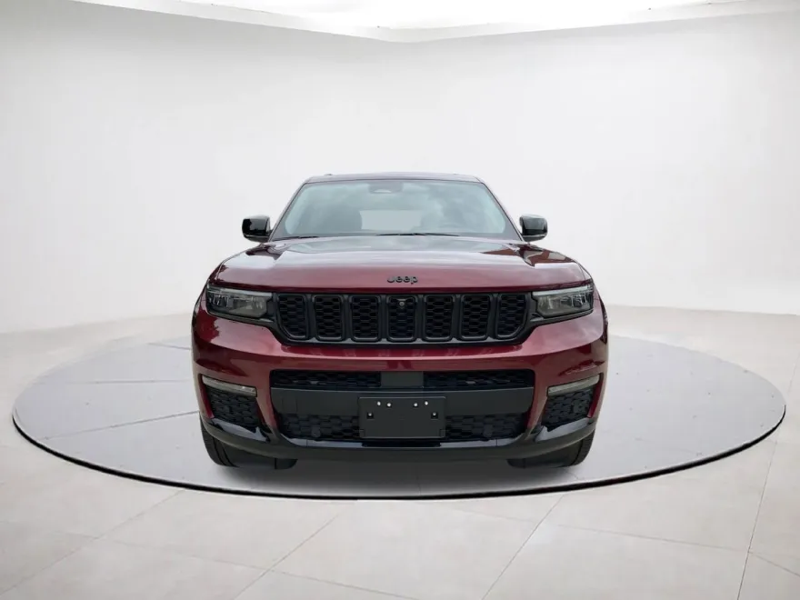2023 Jeep Grand Cherokee Limited photo 1