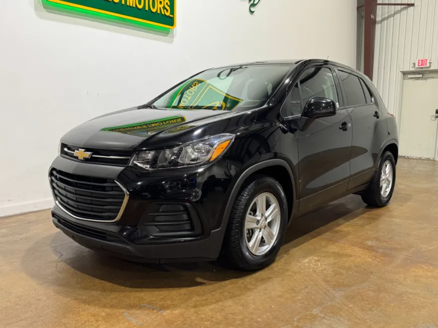 2020 Chevrolet Trax LS photo 1
