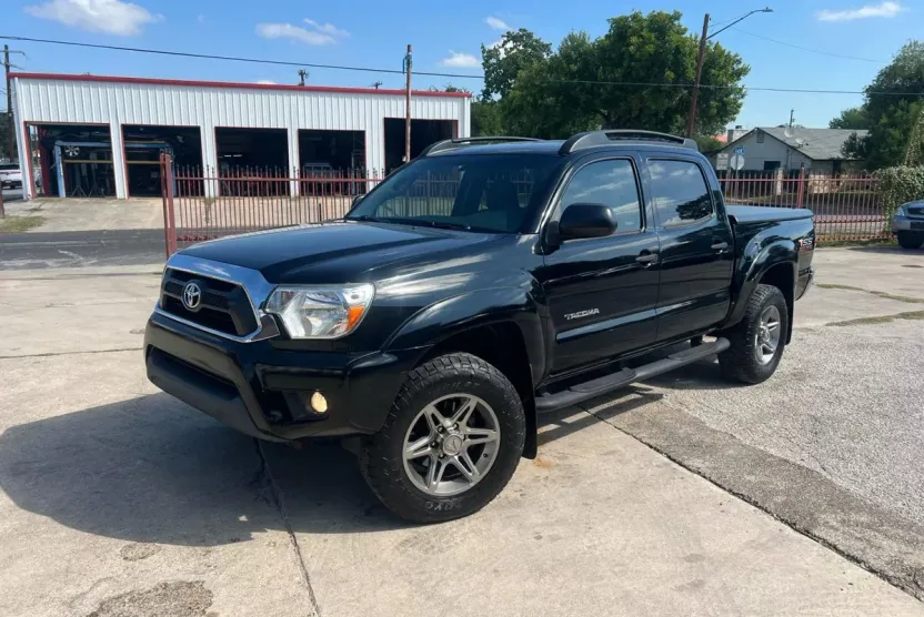 2014 Toyota Tacoma Double Cab PreRunner photo 1
