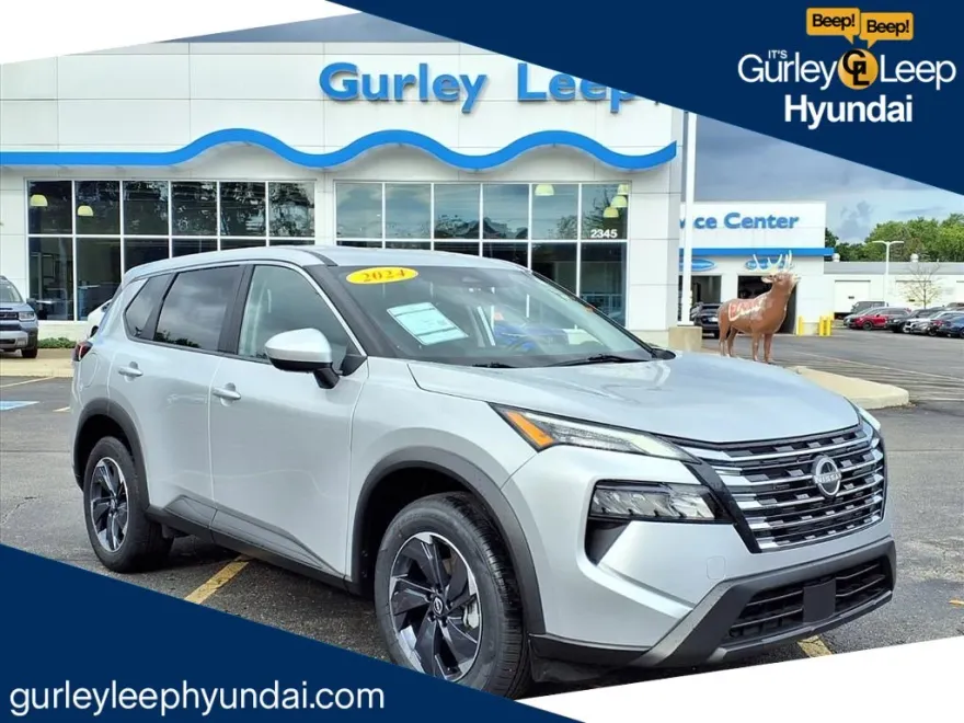 2024 Nissan Rogue SV photo 1