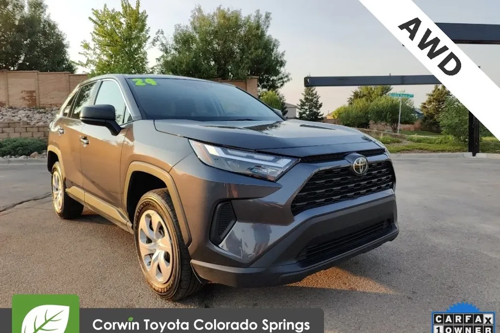 2024 Toyota RAV4 LE photo 1