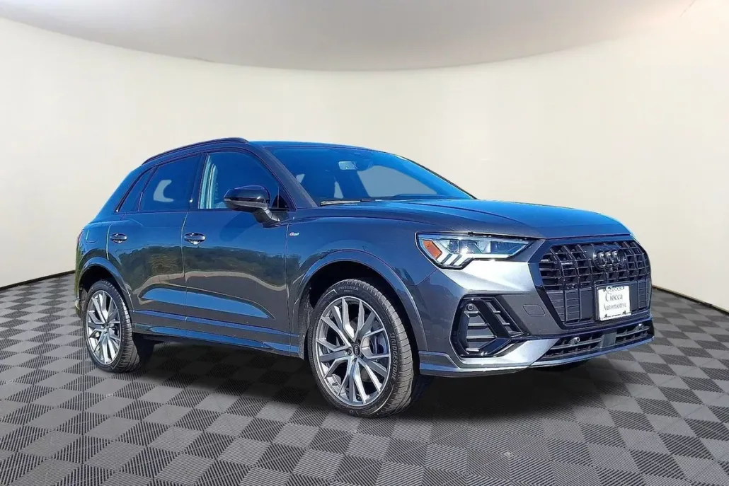 2025 Audi Q3 S line Premium Plus photo 1