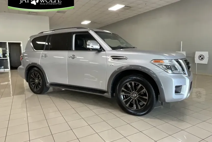 2017 Nissan Armada Platinum photo 1
