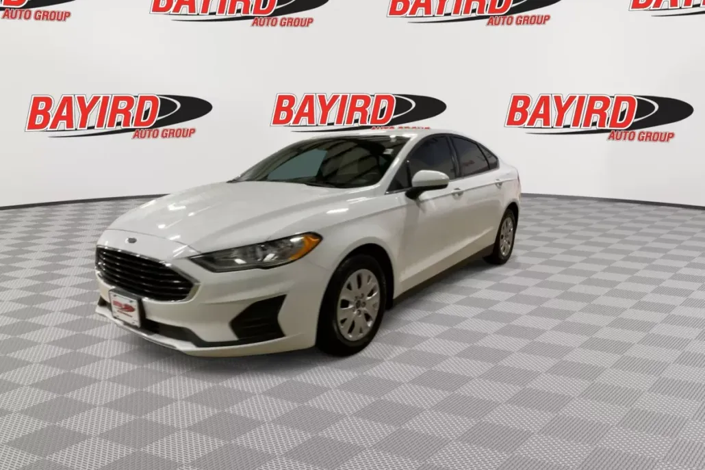 2020 Ford Fusion S photo 1