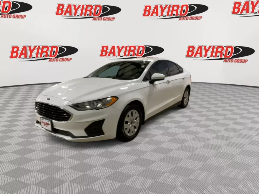 2020 Ford Fusion S photo 1