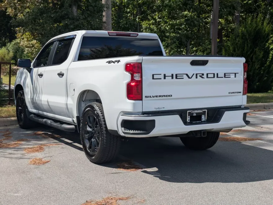 2024 Chevrolet Silverado 1500 Custom photo 1