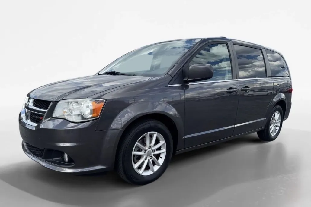 2020 Dodge Grand Caravan SXT photo 1