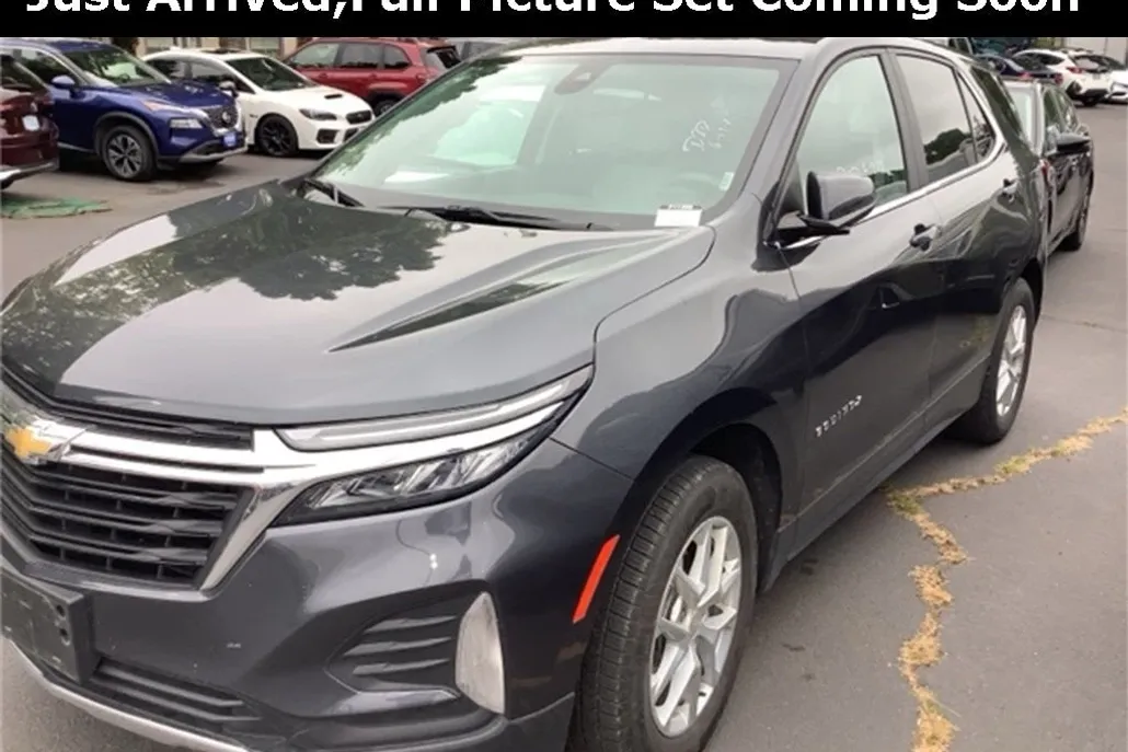 2023 Chevrolet Equinox LT photo 1