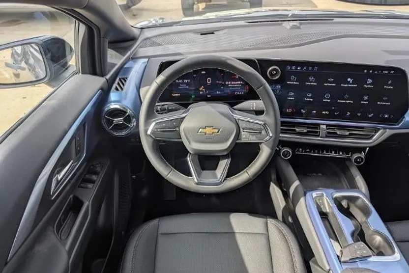 2026 Chevrolet Equinox EV 1LT photo 1