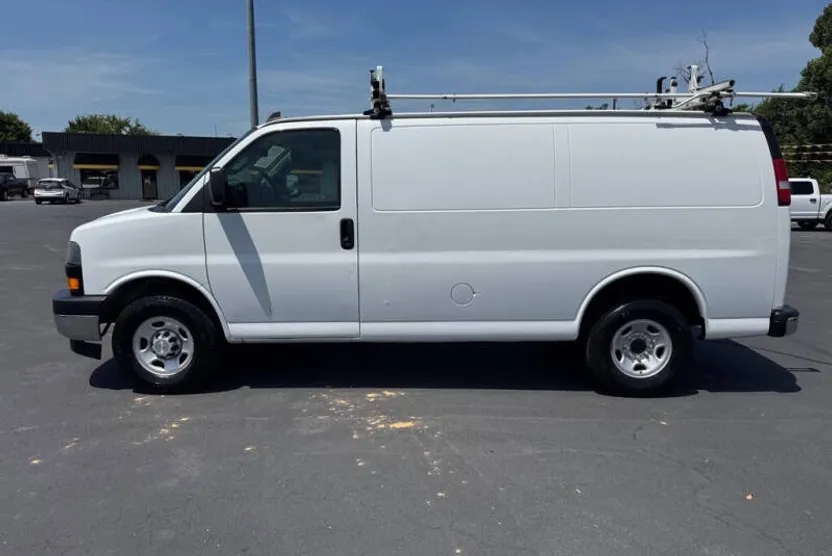2019 Chevrolet Express 2500 Cargo Van photo 1