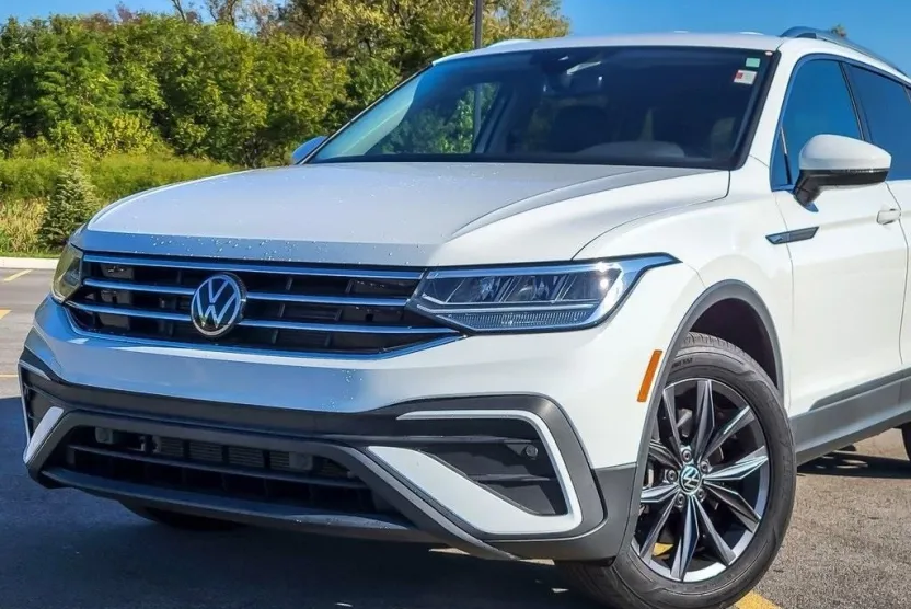 2022 Volkswagen Tiguan SE photo 1